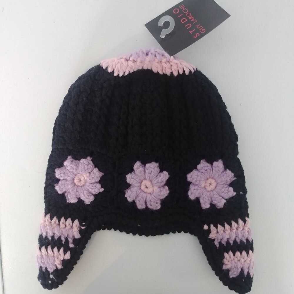 NEW WITH TAGS Guy Laroche black knit trapper style hat with purple flowers